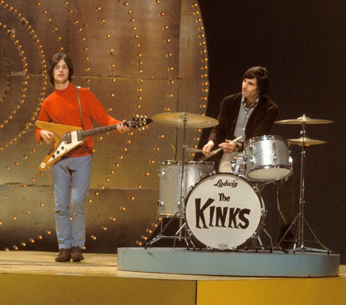DR1008_KINKS