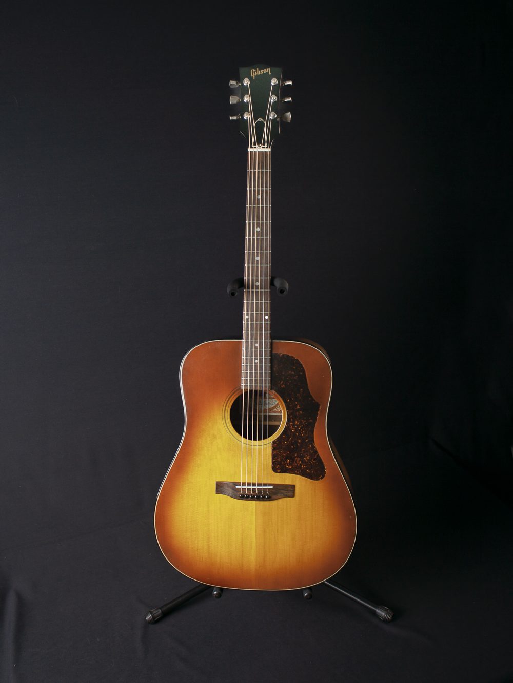 1974-Gibson-J45-Deluxe.jpg01