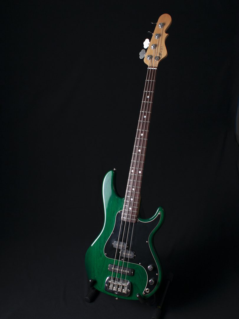 G&L Bass01