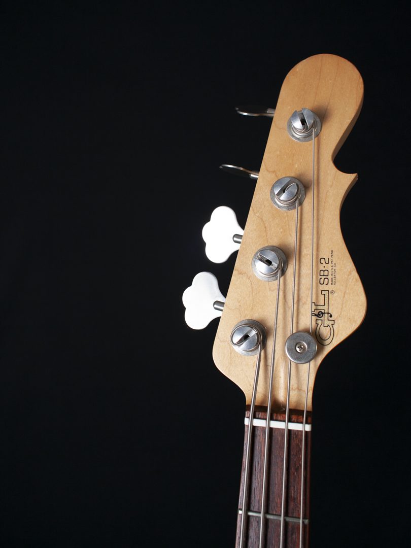 G&L Bass02